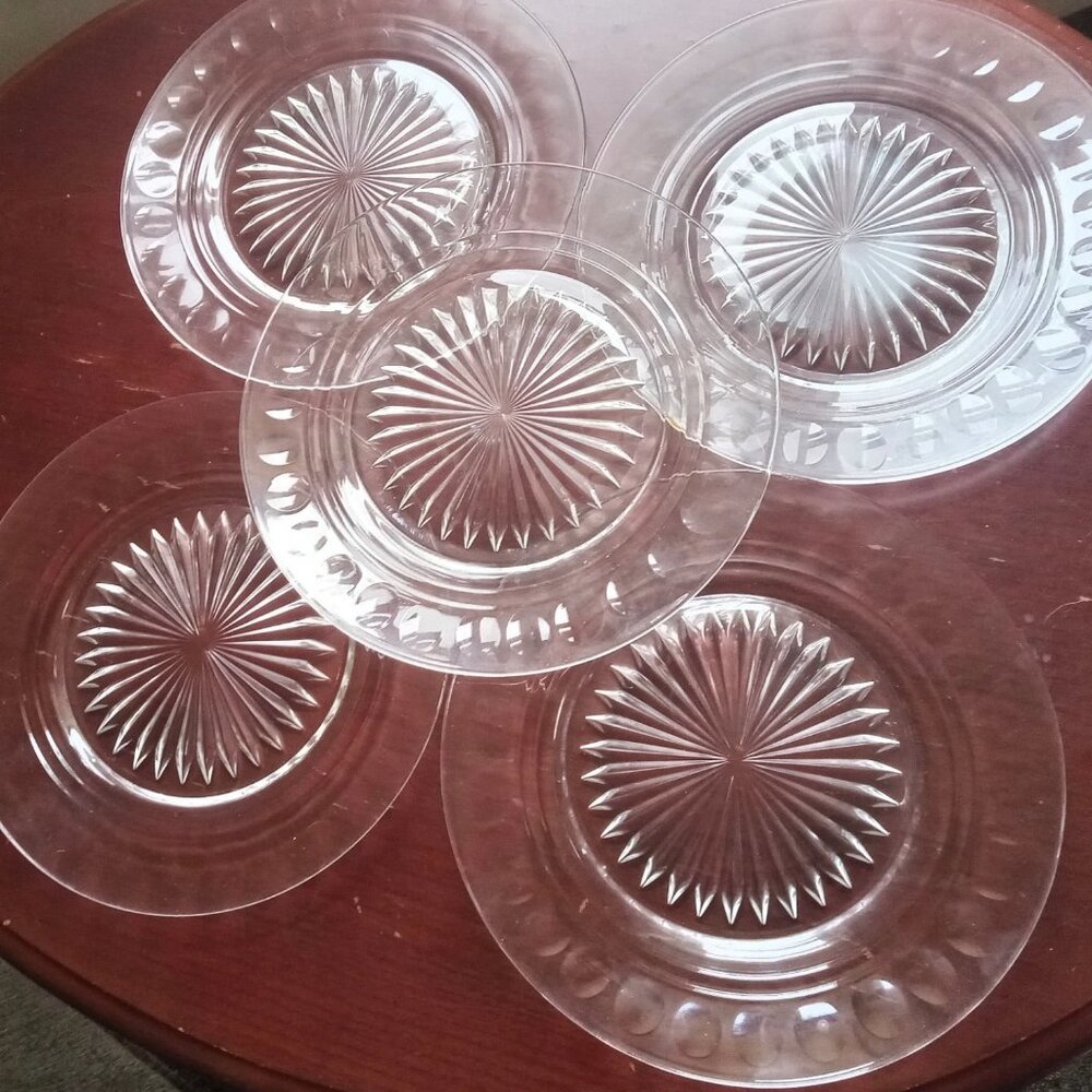 Clear Glass / Crystal Type 8.5" Plates - Set Of 5 - Beautiful Design - Picture 2 of 4